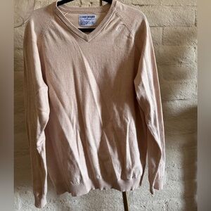 Comfortably Collares Men's V-Neck Sweater
